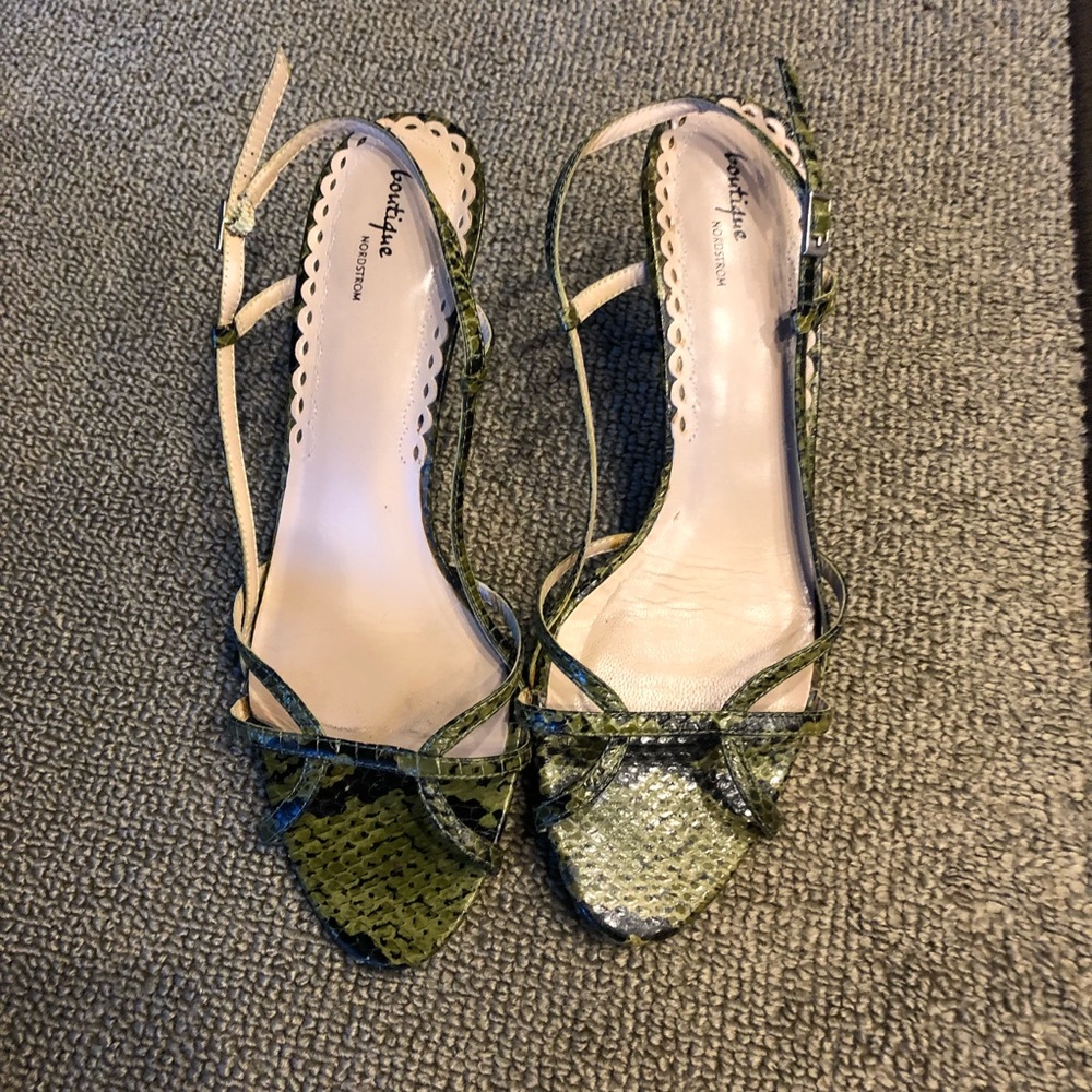 Women's shoes
